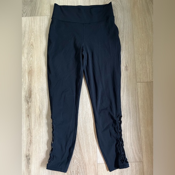 LULULEMON Tied To It 7/8 Leggings EUC - Picture 6 of 13